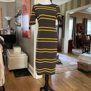 NWT Old Navy striped dress. Gray/yellow. Size S. Back 1/4 zip. Form fitting.